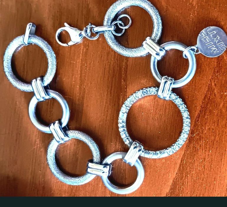 Pulseiras miss sxity e fóssil