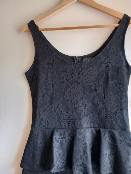 Mała czarna Reserved rozm M koronka