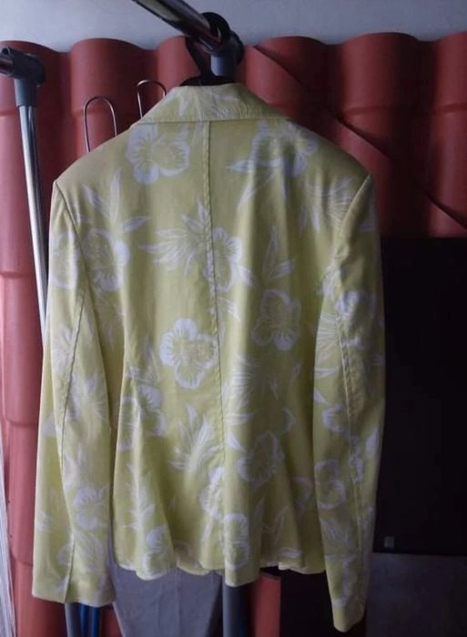 Blazer sarjado bonito.