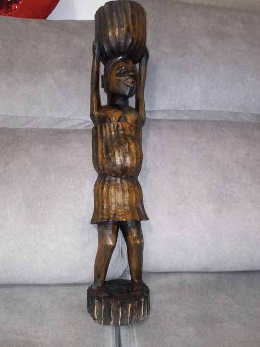 Figuras africanas em madeira