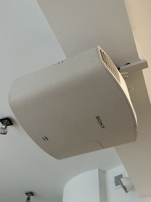 Projektor rzutnik Sony 4K SXRD