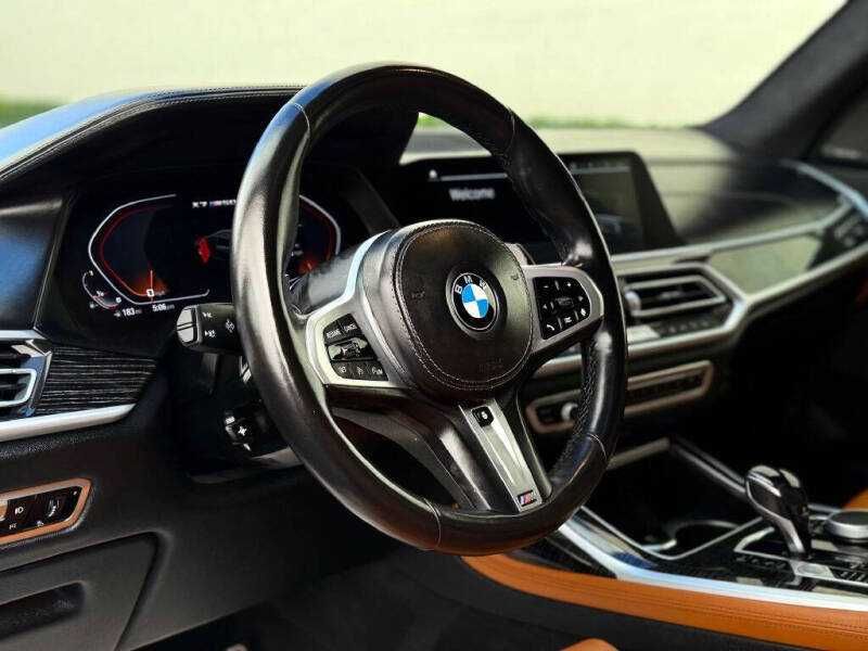 2022 BMW X7 M50i