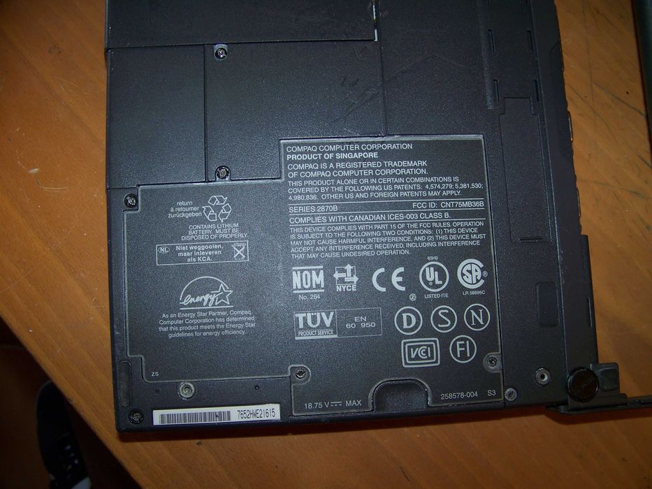 computador antigo COMPAQ para peças