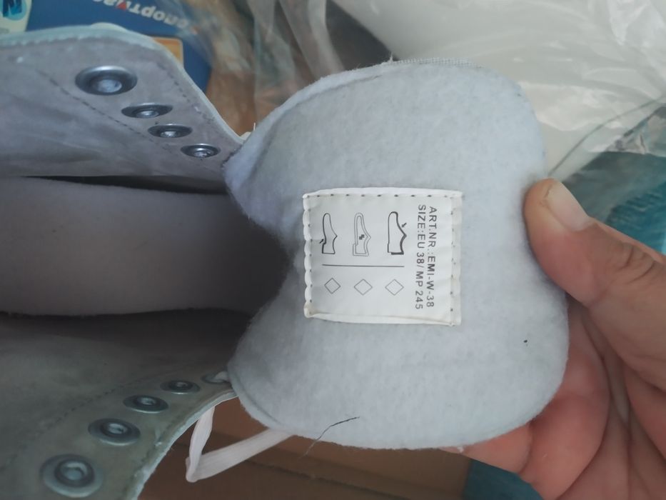 Ковзани нові 38 розмір