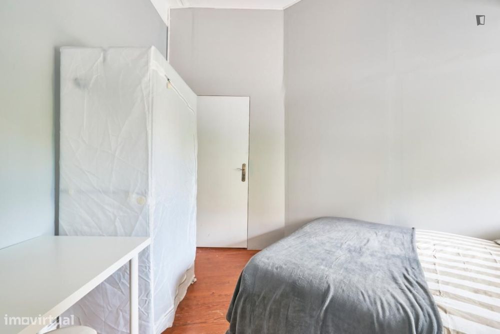 Quarto - localizado em Entrecampos Lisbon