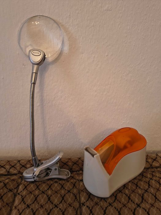 Conjunto Lupa com Braço Flexível + Dispensador de Fita Cola – Secretária / Precisão