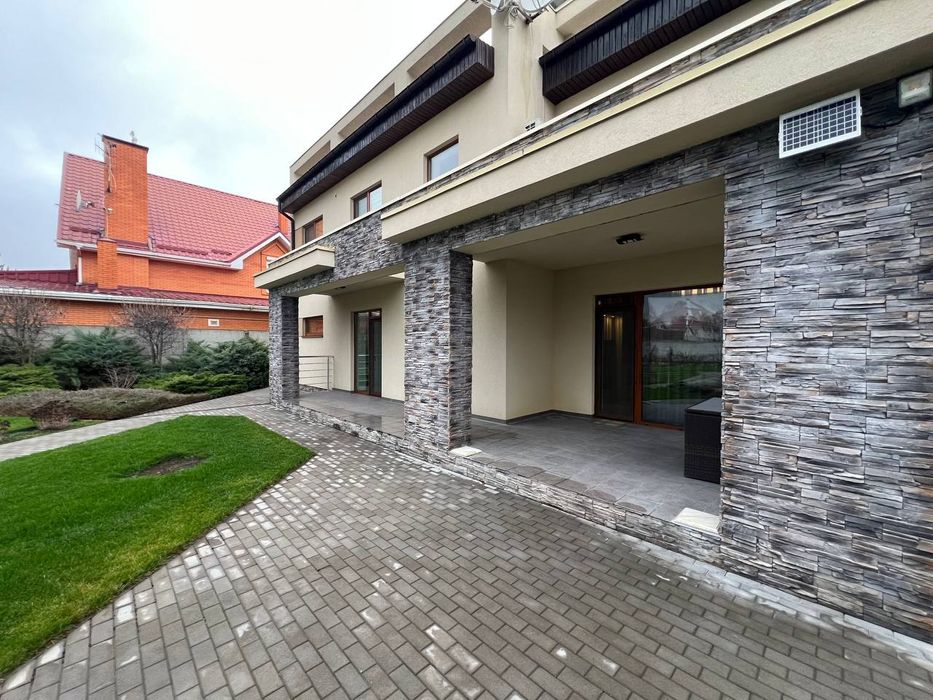 Продаётся современный капитальный дом в начале Обуховки лес река