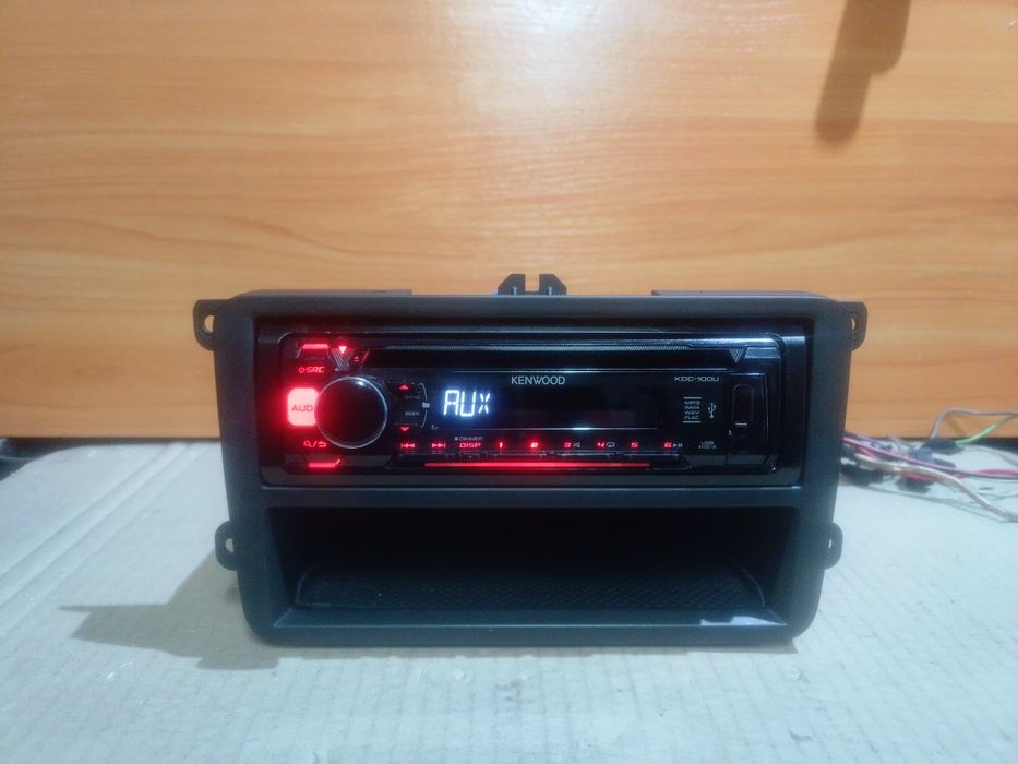 Автомагнітола KENWOOD KDC-100UR USB, AUX, CD