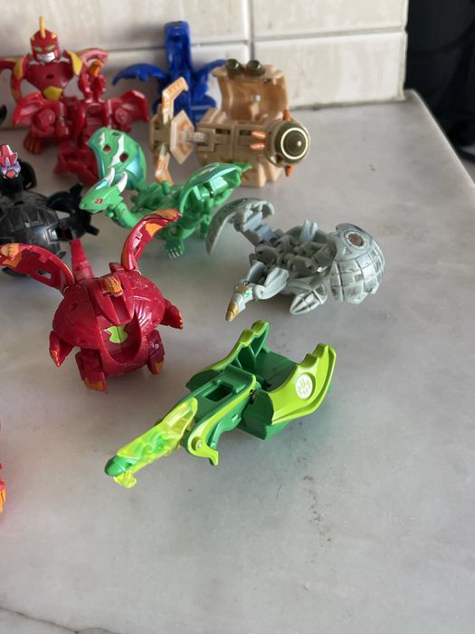 coleção de 16 Bakugans New Vestroia Gundalin Invadors