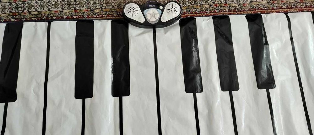 mata muzyczna  keyboard granie stopami