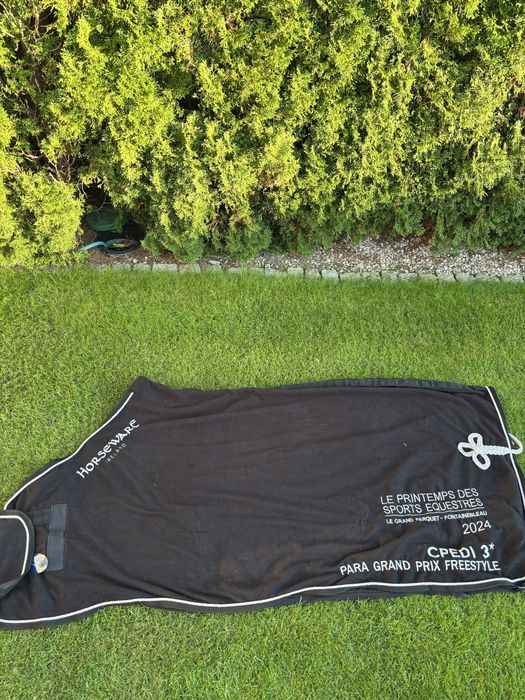 Derka dla konia Horseware Ireland 145cm polar z rzepa na klate