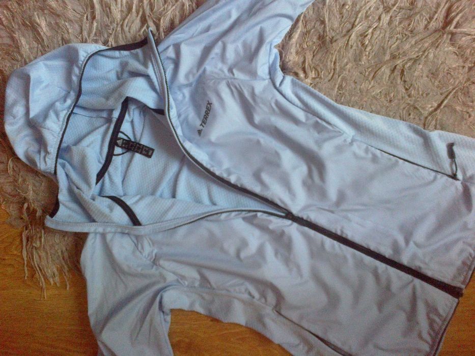 Bluza niebieska czarna kurtka Terrex Adidas 36