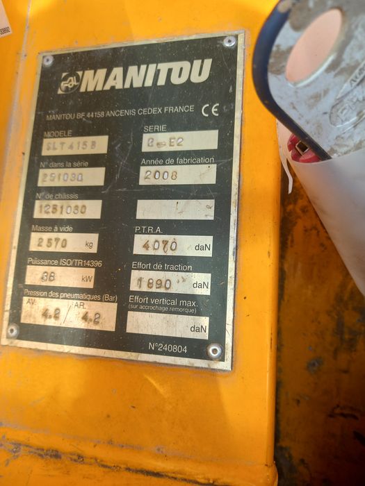 Mała ładowarka teleskopowa Manitou zwinna  sekretna jak Merlo  claas