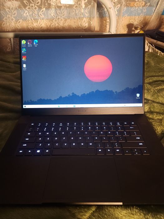 Razer Blade 15 Advanced i7-10875H / RTX 2070 Super/16GB/512GB