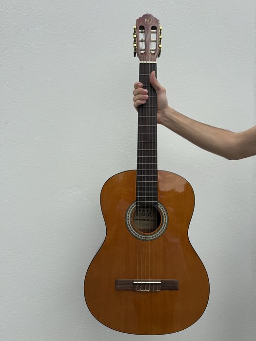 Guitarra acustica Pablo Romero