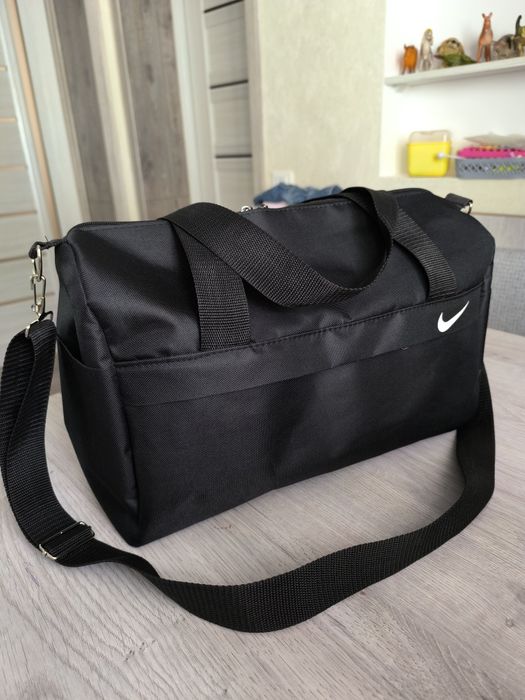 Сумка спортзал спортивна не велика Nike