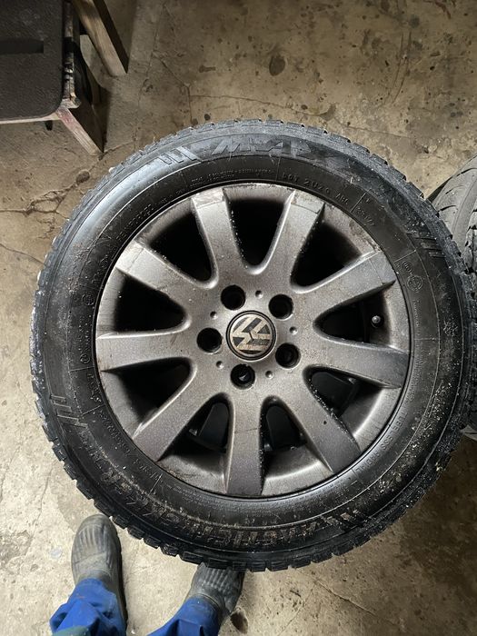 Комплект зимових коліс на титанах 195/65 R15