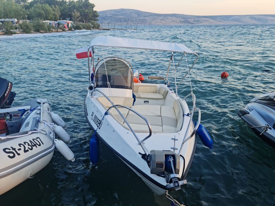 Łódź z silnikiem Honda BF 50