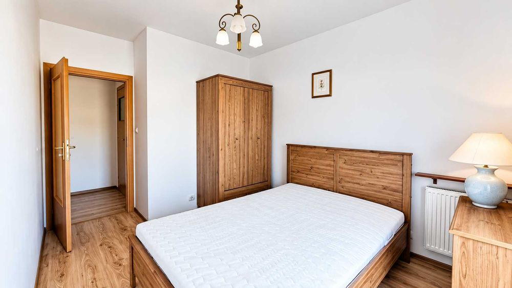 2 osobne pokoje z oddzielną kuchnią, balkon, winda!