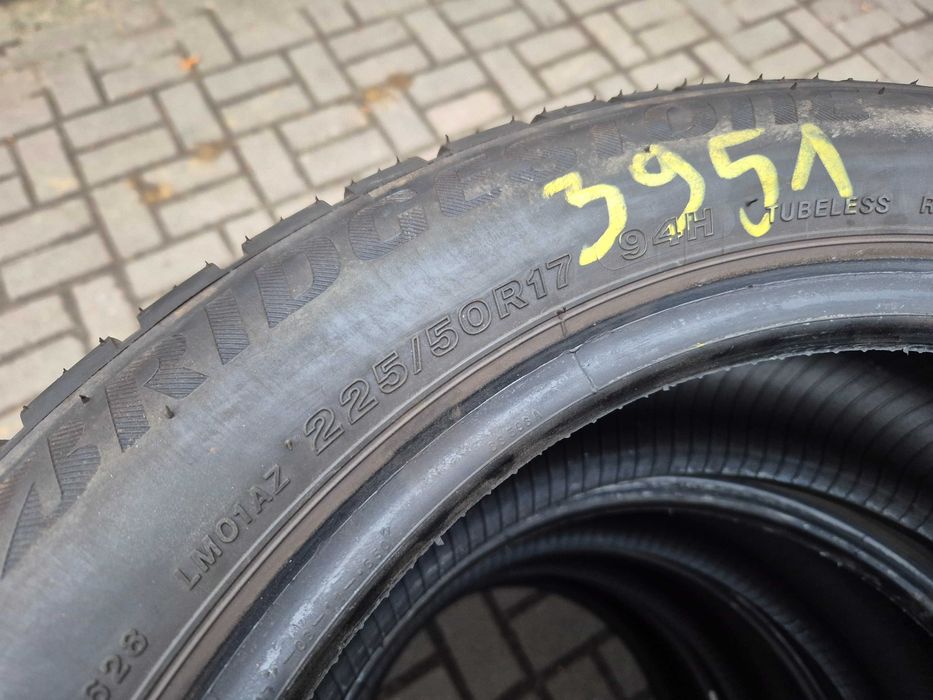 Bridgestone Blizzak LM001 225/50r17 94H 2021r N3951