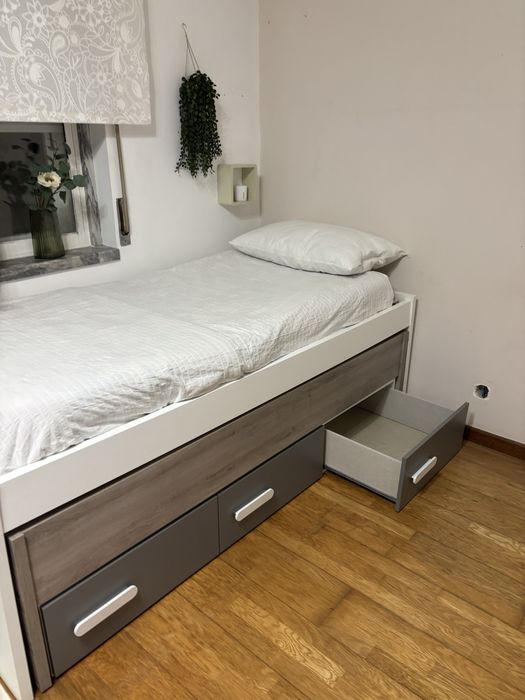 Cama individual com gavetão e gavetas de arrumação - Como nova!