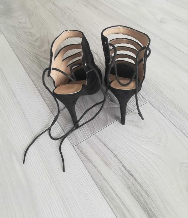 Szpilki czarne rozm 37