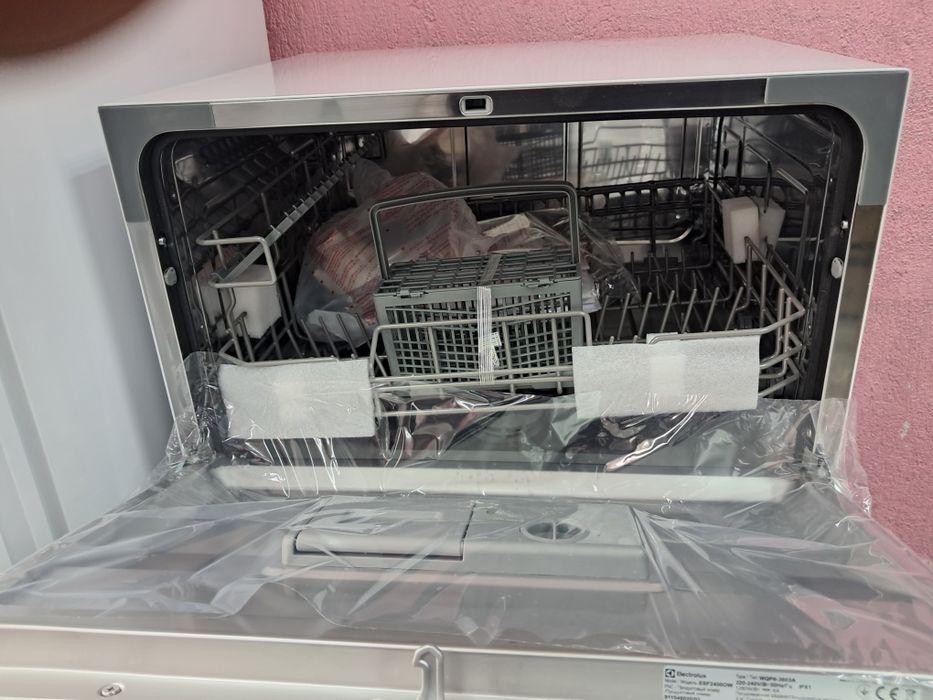 Посудомийна машина ,ELECTROLUX ESF2400 OW