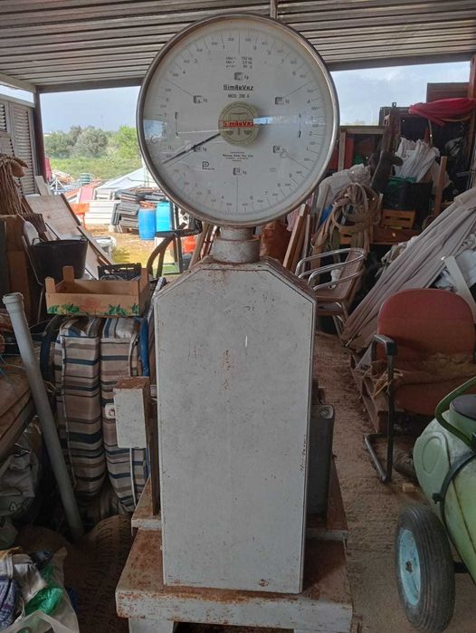 Vendo Balança Antiga