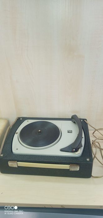Dual 300 Turntable