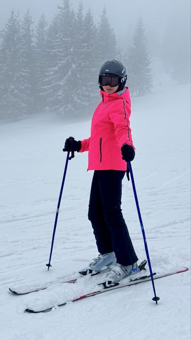 Гірськолижна куртка розмір М