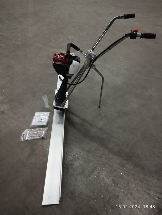 Spalinowa listwa wibracyjna Łata, silnik typ: Honda Gx35 moc: 1,6kw