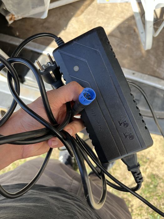 Ładowarka do roweru elektrycznego