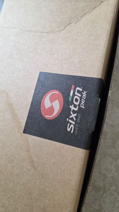Ботинки Sixton.Размер 42,43,44