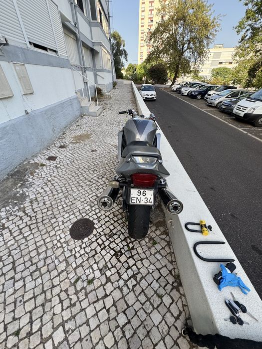Mota CBR 1100 XX ( acidentada )