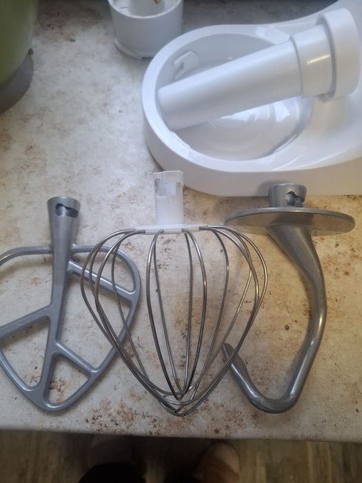 Robot kuchenny planetarny