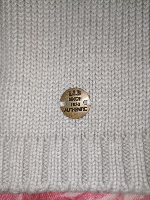 Duas camisolas de malha