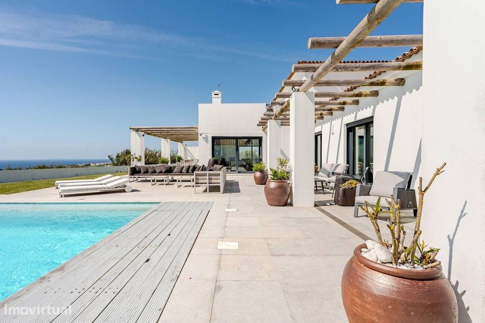 Excecional Moradia T6 Frente ao Mar com Piscina e Licença AL