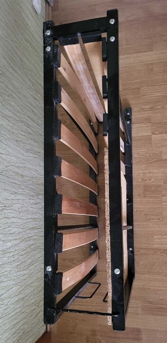 Розкладне ліжко. Міцний каркас. 190х80см.