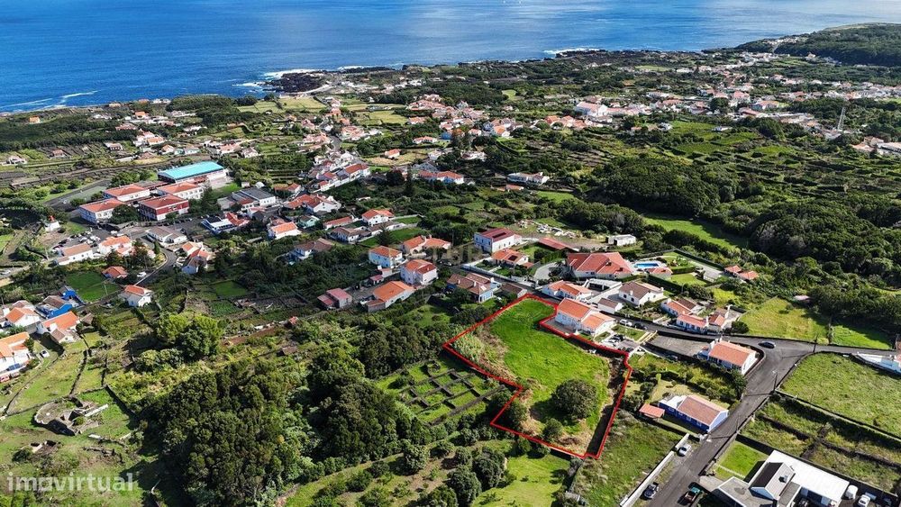 Terreno com 5.082 m² à Venda na Rua de Mangas – Biscoitos, Ilha Tercei