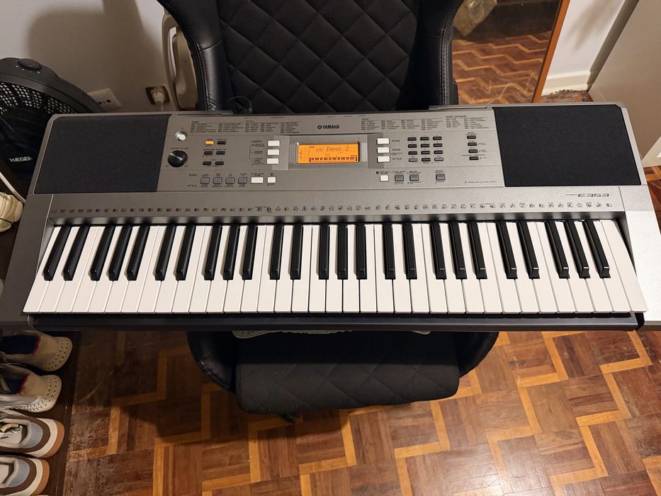 Teclado eletrico Yamaha,PSR , 353 muito bem conservado  !!