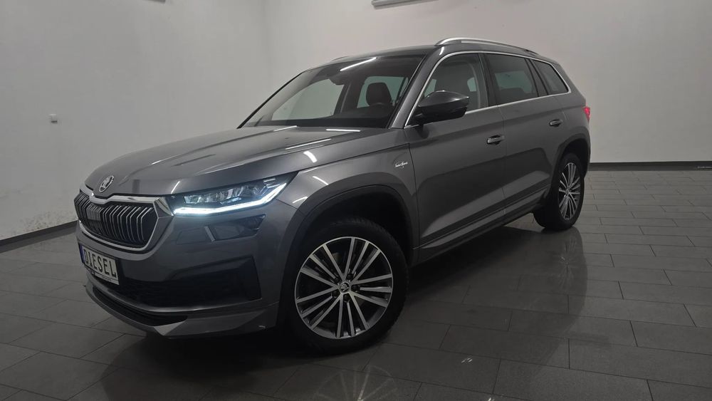 Skoda Kodiaq FV23% 4X4 WIRTUAL Skóra BILEDY Neon Kamery Navi dvd alu19 ACC SPORT