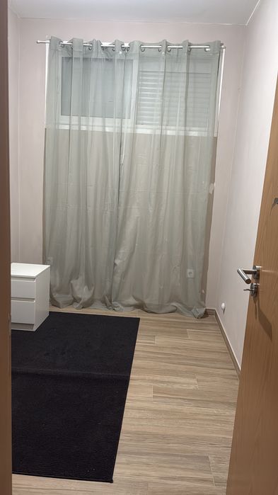 Alugo quarto em casa em Paredes