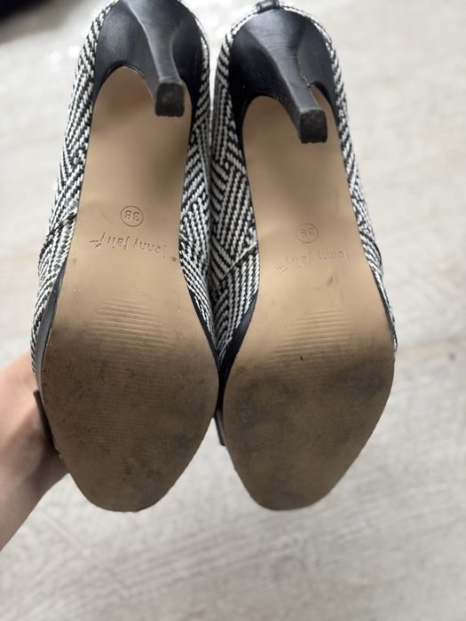 Szpilki biało czarno