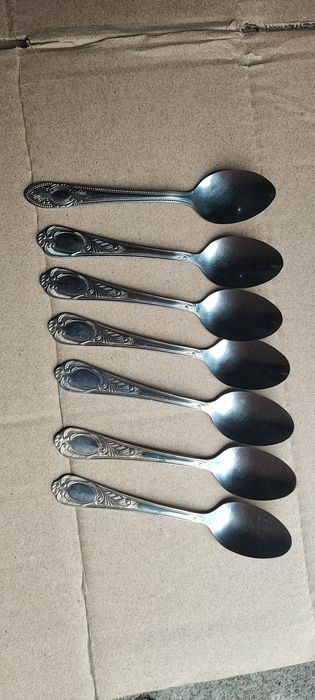 Faqueiro com mais de 78 peças.