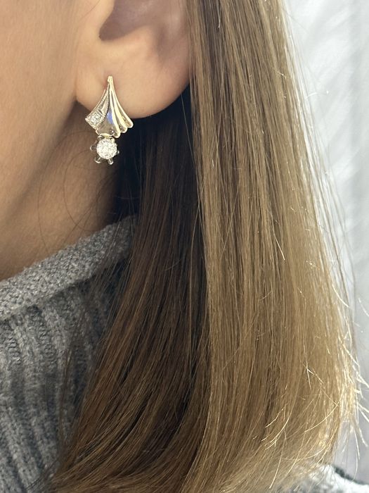 Золотые серьги с бриллиантами