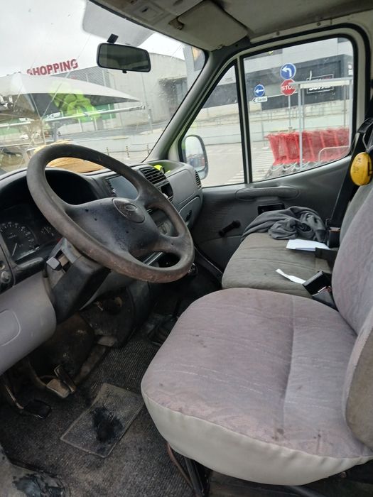 Ford transit 7 lugares e caixa de carga