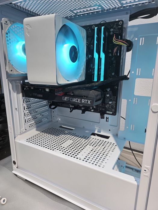 Setup gamer i7-12700KF/RTX 3060TI/16GB RAM/SDD 1TB/Monitor240hz Curvo