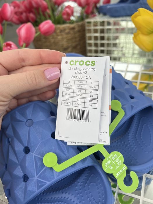 Крокси шльопанці crocs classic geometric slide 36 та 37