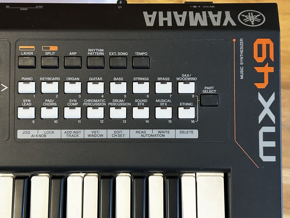Yamaha MX49 syntezator + futerał pro