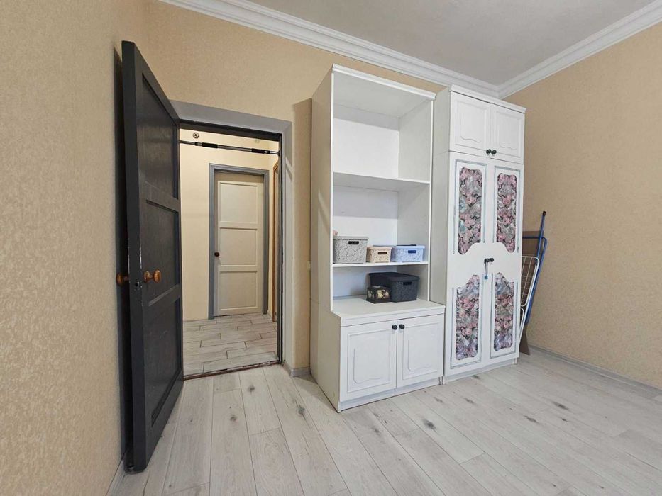 Продам 3 комн кв 60 м2 с Ремонтом ул Тархова  метро Индустриальная OA